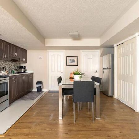 Self Check-In Spacious Apartment With Full Kitchen Ottawa Exteriör bild
