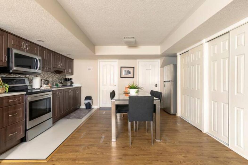 Self Check-In Spacious Apartment With Full Kitchen Ottawa Exteriör bild